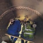 Begutachtung der Feuerbox aus dem Kesselinneren