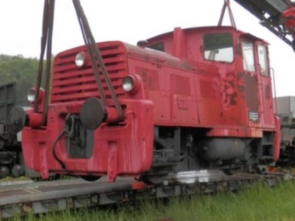 Diesellok JW DH 200 B26T bei der Abholung